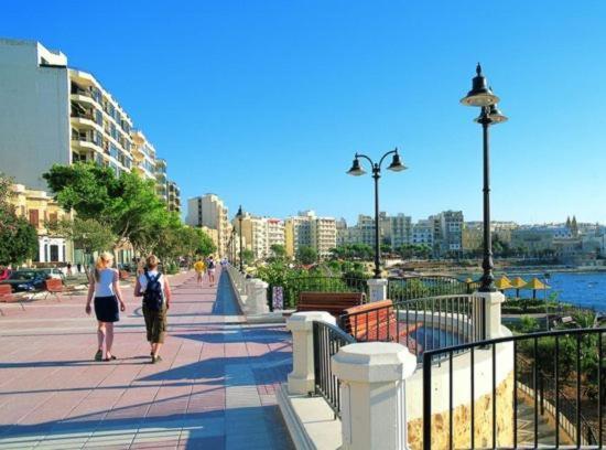 Spacious 3 Bedroom Apartment In The Heart Of St Julians Saint Julian's Eksteriør billede