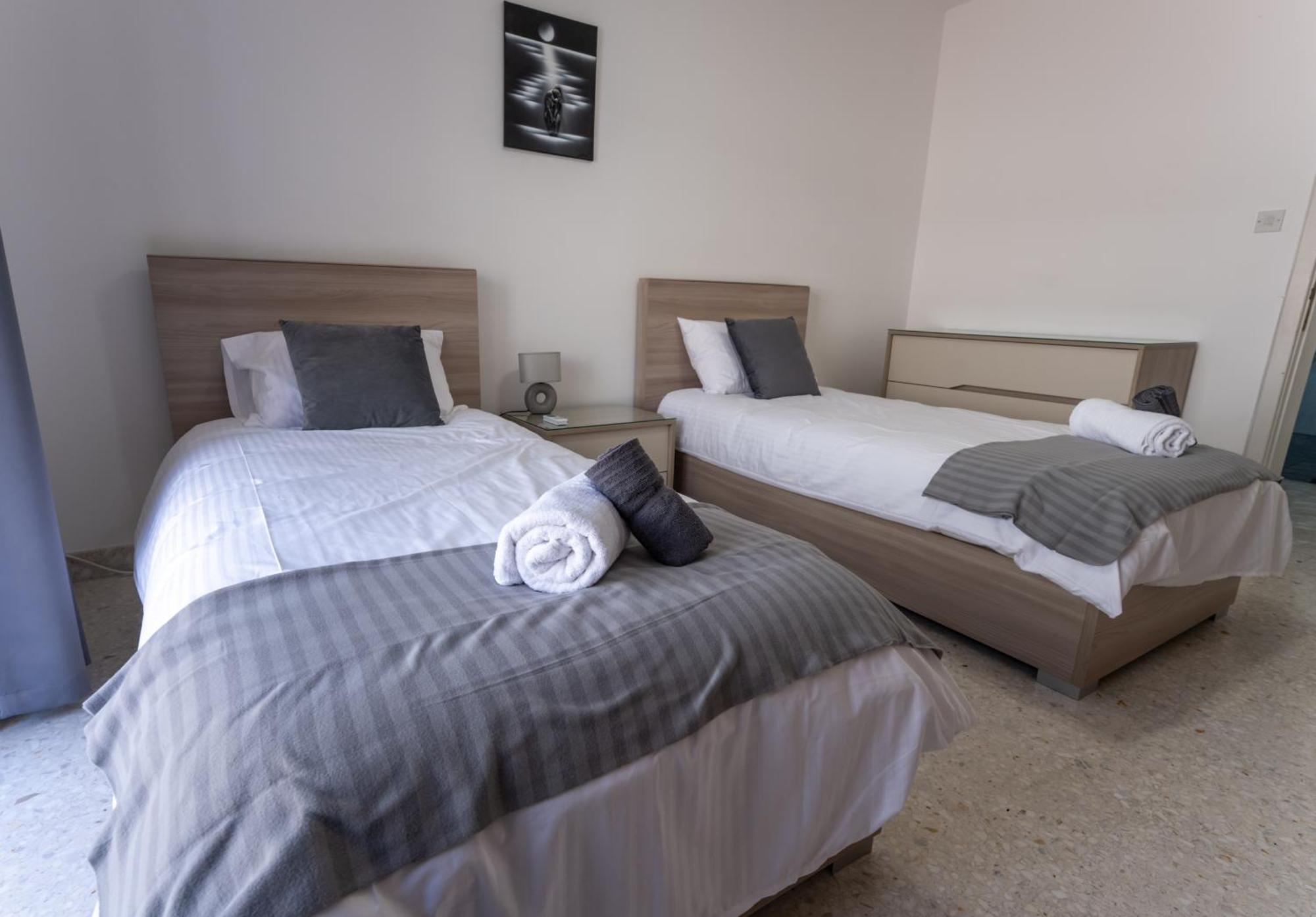 Spacious 3 Bedroom Apartment In The Heart Of St Julians Saint Julian's Eksteriør billede