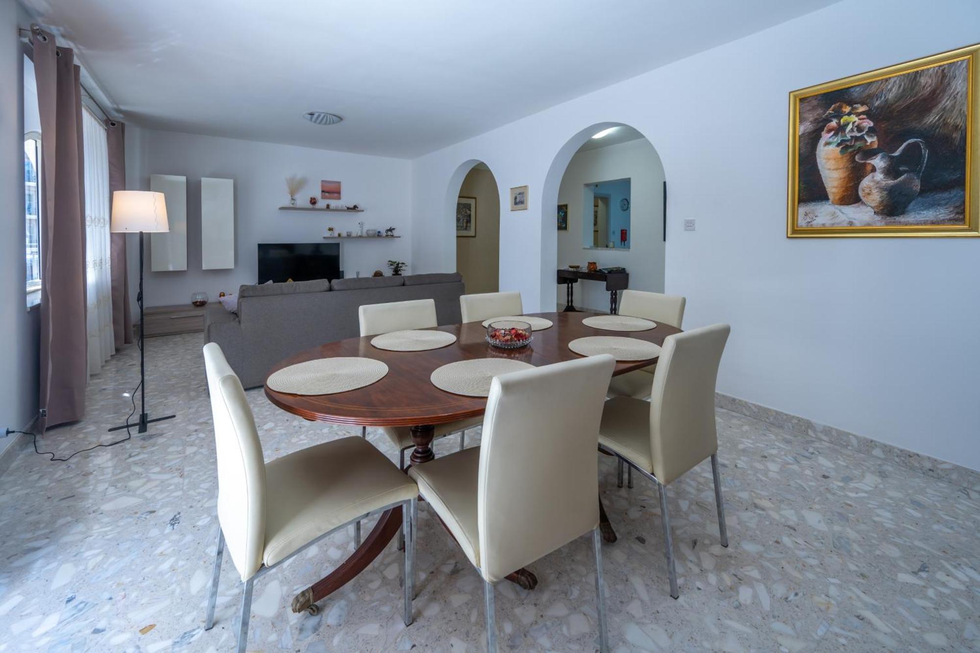 Spacious 3 Bedroom Apartment In The Heart Of St Julians Saint Julian's Eksteriør billede