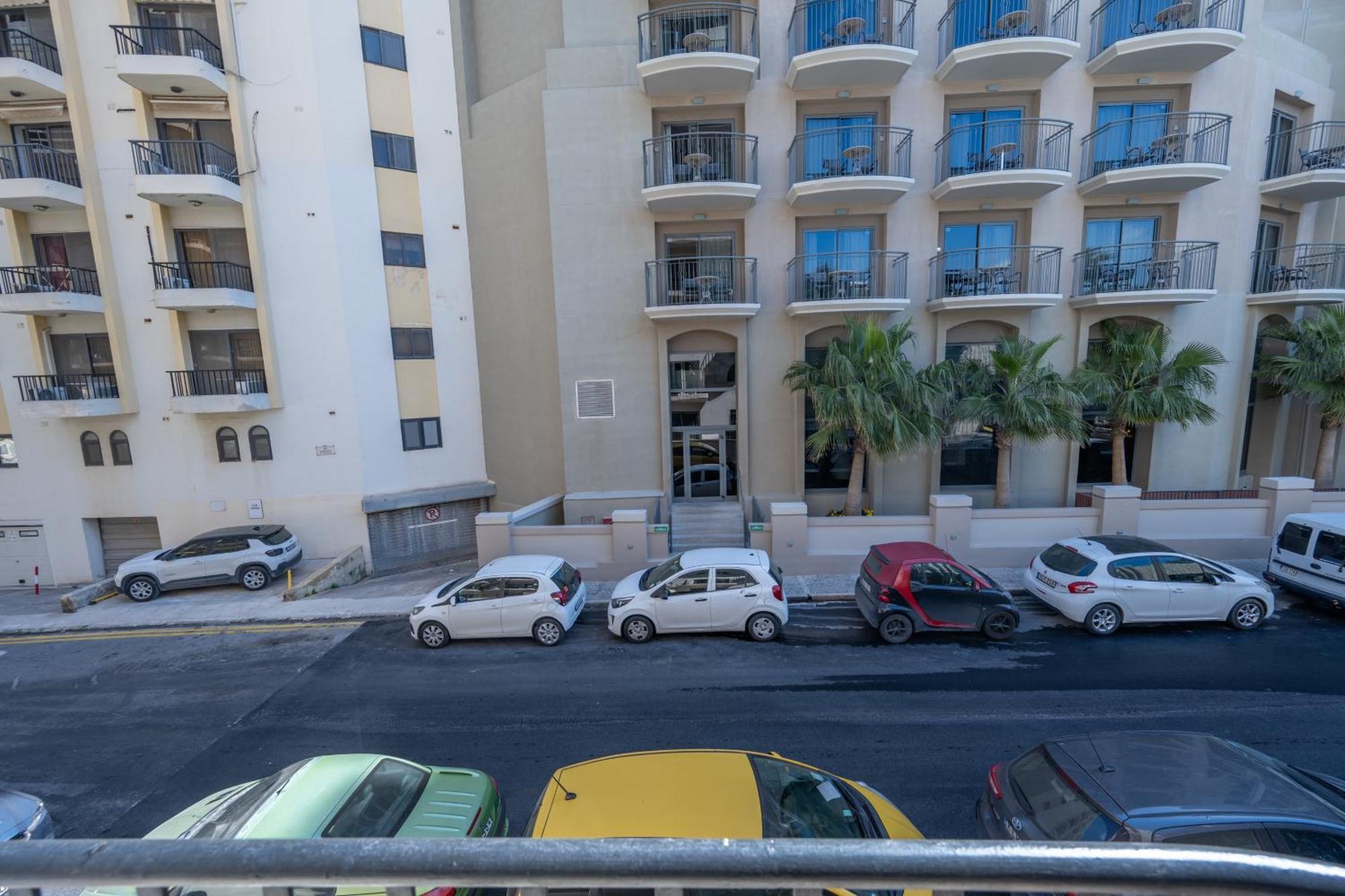Spacious 3 Bedroom Apartment In The Heart Of St Julians Saint Julian's Eksteriør billede