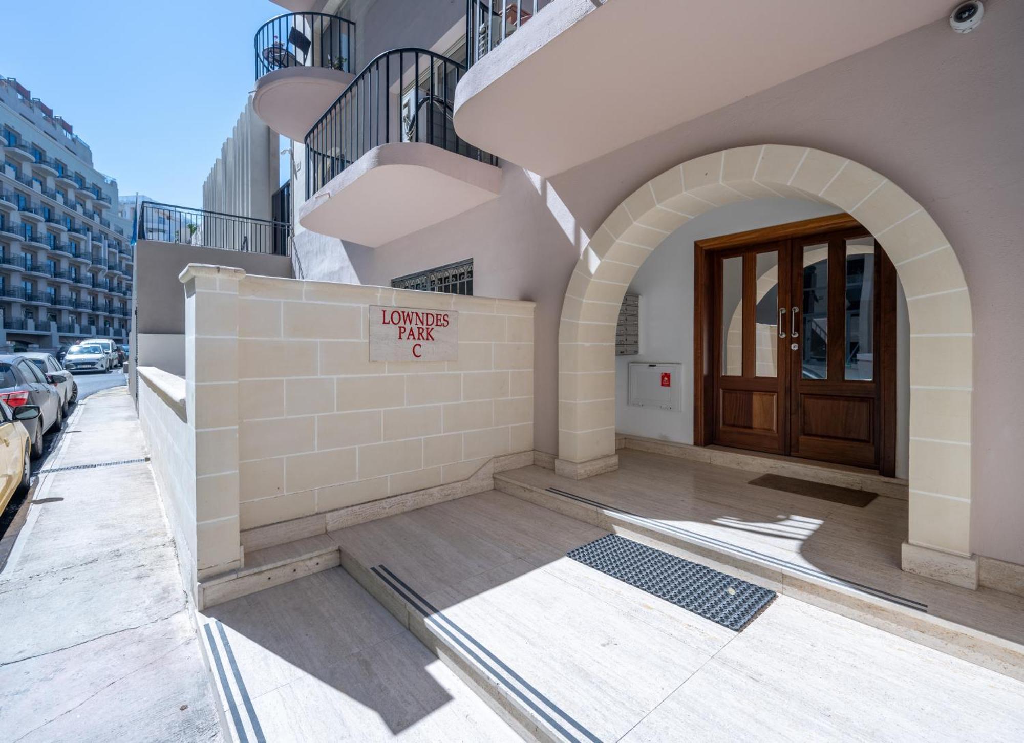 Spacious 3 Bedroom Apartment In The Heart Of St Julians Saint Julian's Eksteriør billede