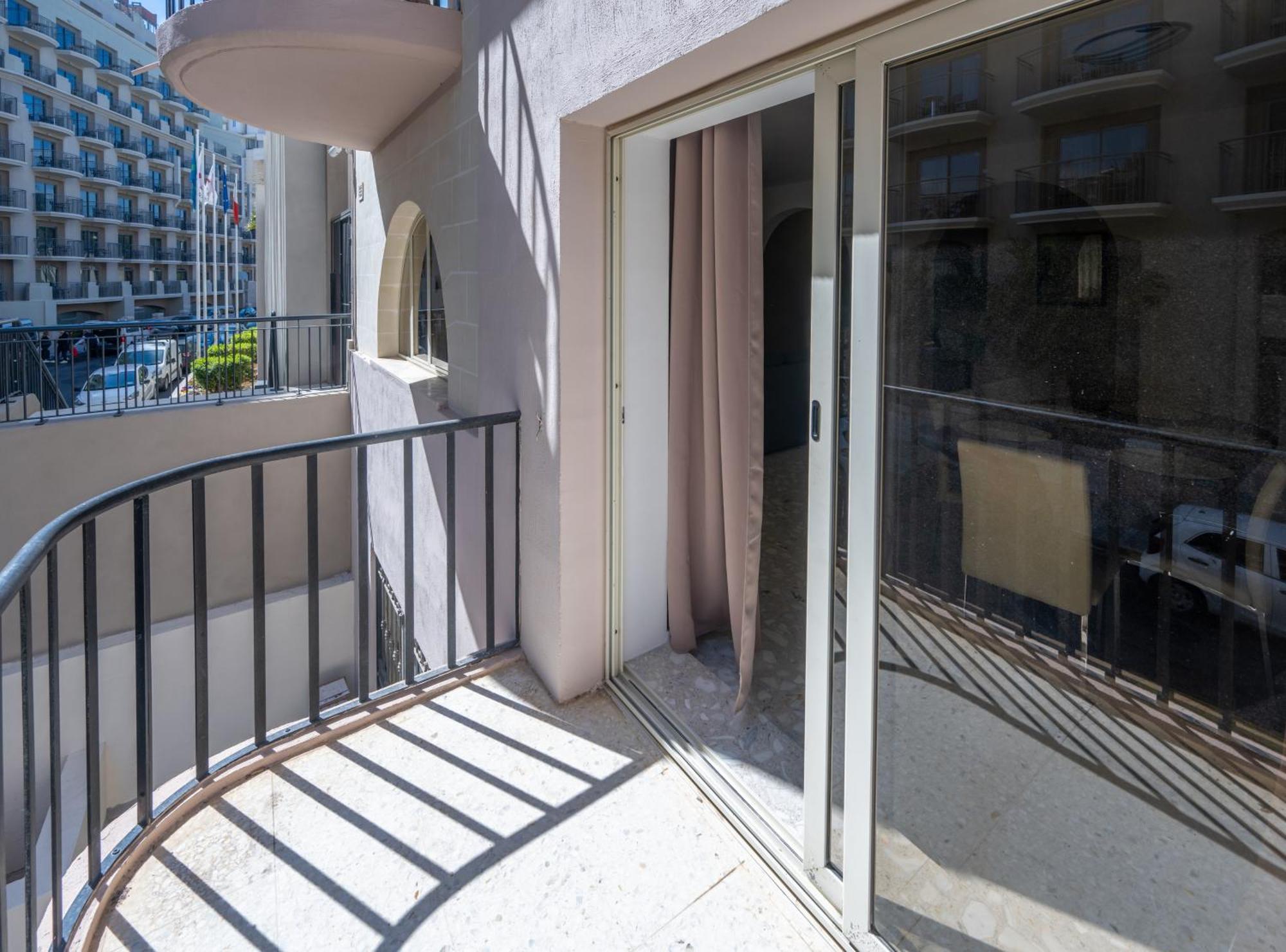 Spacious 3 Bedroom Apartment In The Heart Of St Julians Saint Julian's Eksteriør billede