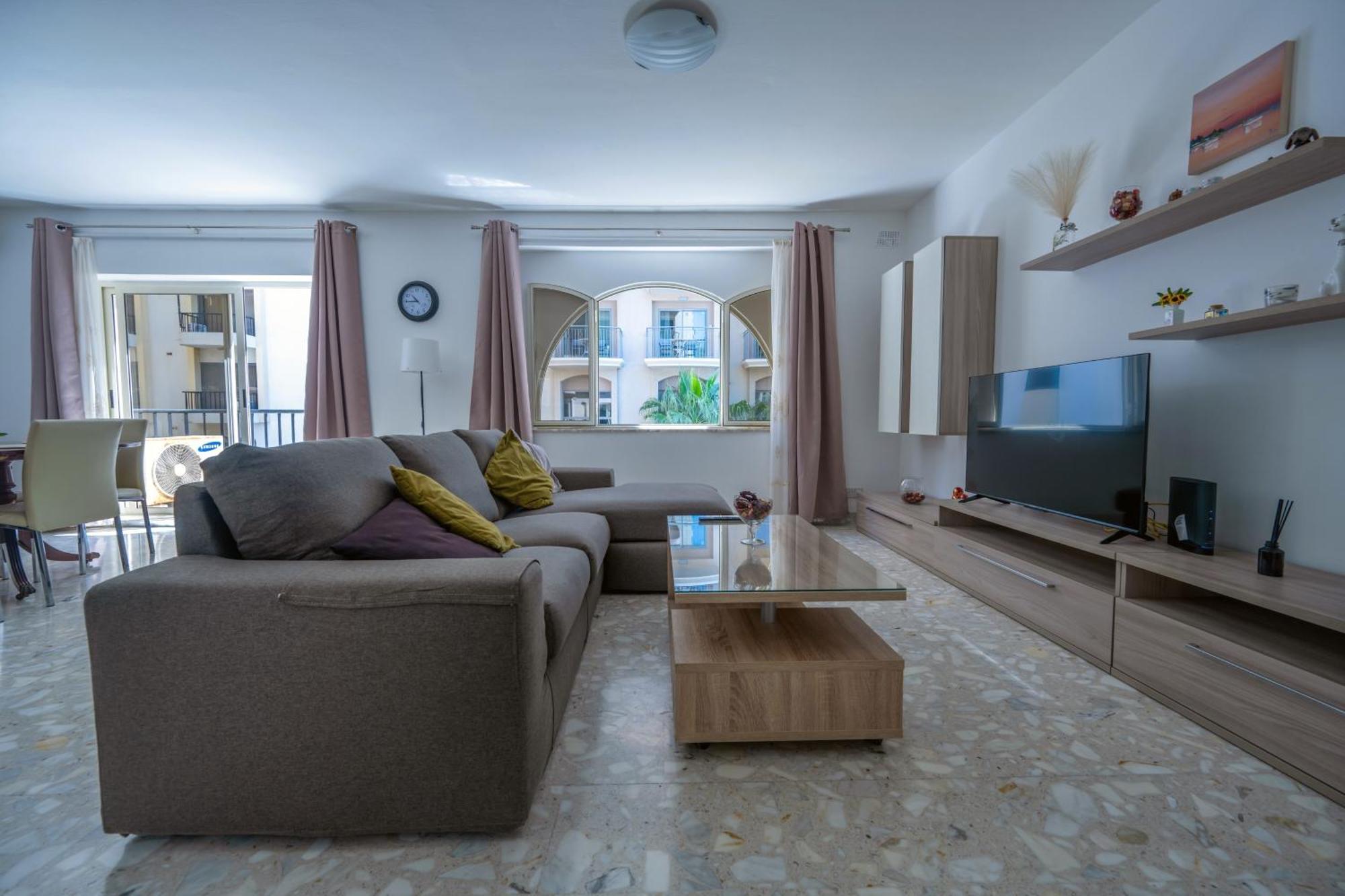 Spacious 3 Bedroom Apartment In The Heart Of St Julians Saint Julian's Eksteriør billede